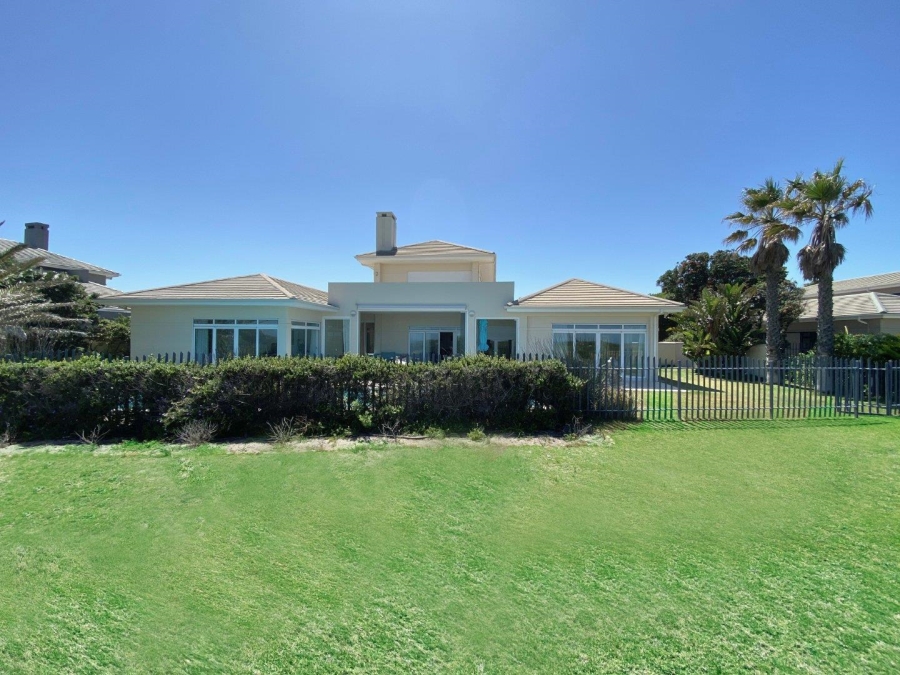 To Let 4 Bedroom Property for Rent in Sunset Links Western Cape